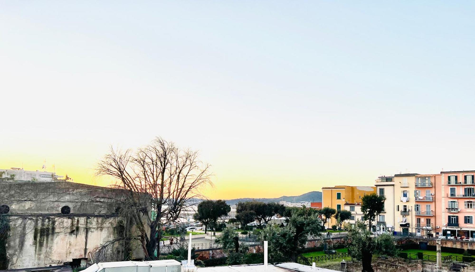 B&B Historia Pozzuoli Bagian luar foto